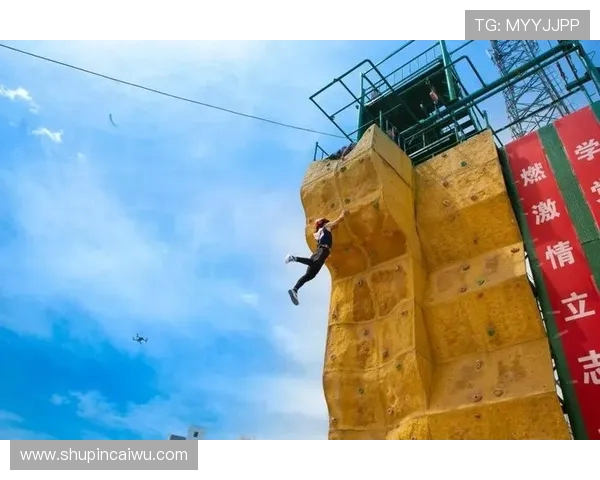 南京城市马拉松点评:攀岩队展现卓越团队协作精神与拼搏风采