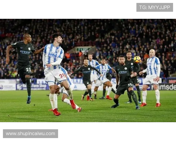 威科姆主场迎战雷丁队双方争夺关键三分的激烈对决