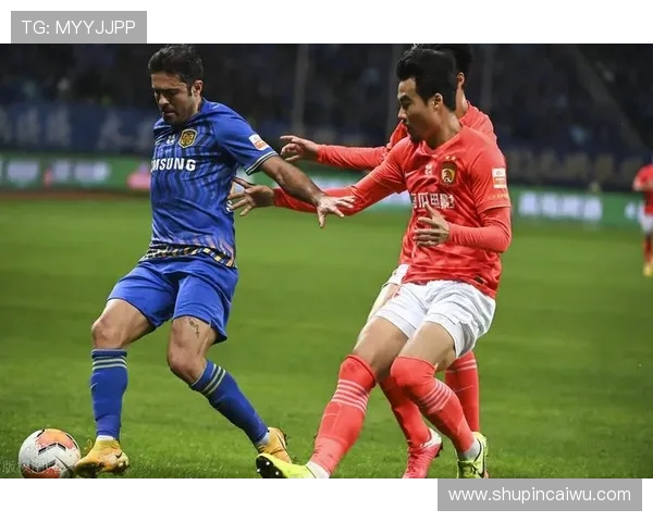 恒大与大阪对决引发球迷热议各种吐槽层出不穷让人哭笑不得 恒大与大阪对决引发球迷热议各种吐槽层出不穷让人哭笑不得