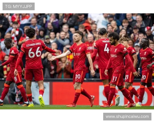 英超激战西布朗迎战伯恩利双方争夺关键积分全力以赴展现实力 英超激战西布朗迎战伯恩利双方争夺关键积分全力以赴展现实力