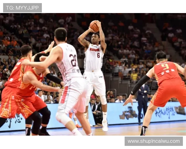 马尚布鲁克斯的篮球传奇之路与职业生涯的辉煌成就探讨