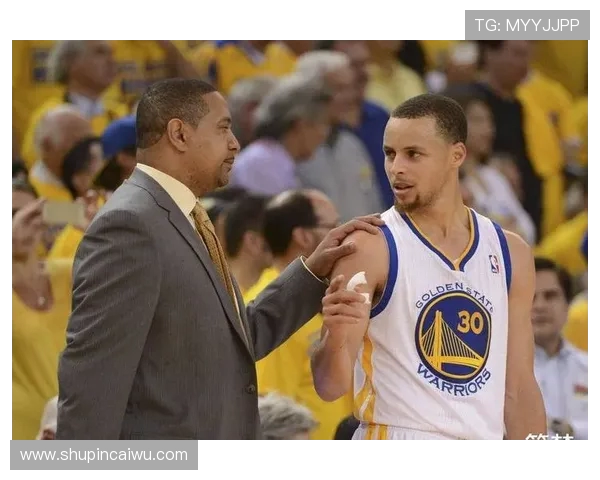 深圳篮球队的崛起之路:从默默无闻到大满贯的辉煌历程 深圳篮球队的崛起之路:从默默无闻到大满贯的辉煌历程