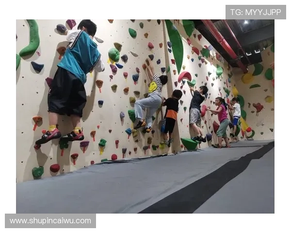 成都滑板队在攀岩联赛中的战术表现分析与点评